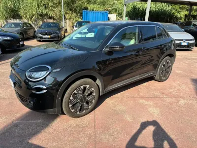 Usata Fiat 600 Icon 100 CV (73 kW) 2025 Nero SUV