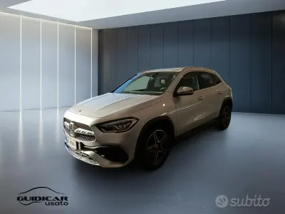 Usata Mercedes GLA180 Premium 116 CV (85 kW) 2022 Argento SUV