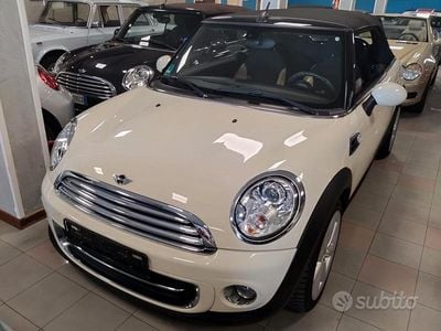 Usata Mini Cooper Cabriolet 122 CV (89 kW) 2014 Beige Cabrio