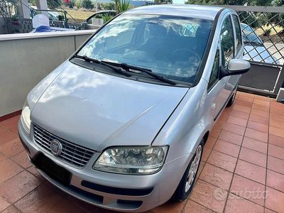 Usata Fiat Idea 95 CV (69 kW) 2011 Grigio Monovolume