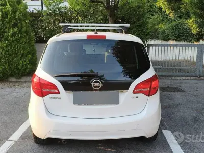 Usata Opel Meriva 110 CV (80 kW) 2011 Bianco Monovolume