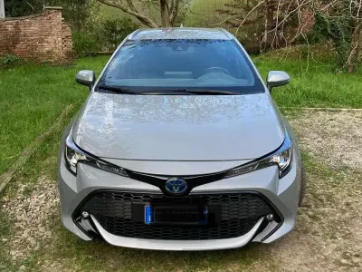 Gebraucht Toyota Corolla Business Edition 98 PS (72 kW) 2019 Grau Kombi