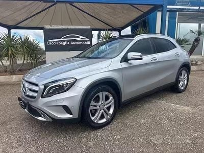 Usata Mercedes GLA200 137 CV (100 kW) 2015 Grigio SUV