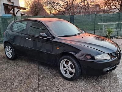 Usata Alfa Romeo 147 105 CV (77 kW) 2003 Nero Utilitaria