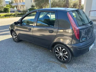 Usata Fiat Punto 80 CV (58 kW) 2001 Nero Utilitaria