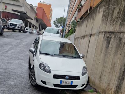 Usata Fiat Grande Punto 75 CV (55 kW) 2006 Bianco Utilitaria