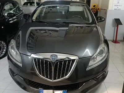Usata Lancia Delta 120 CV (88 kW) 2011 Grigio Utilitaria