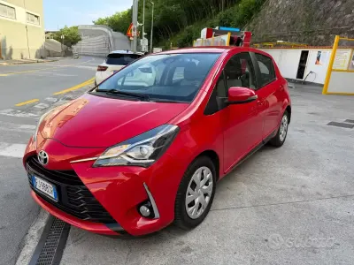 Second-hand Toyota Yaris 90 CP (66 kW) 2017 Roșu Berlinǎ