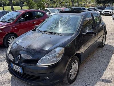 Käytetty Renault Clio II LE 86 HP (63 kW) 2007 Sedan