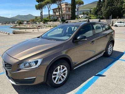 Bronzo Usata 2017 Volvo V60 CC Kinetic Station wagon | 6300 €