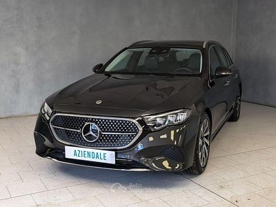 Usata Mercedes E300 Advanced 268 CV (197 kW) 2024 Grigio Station wagon