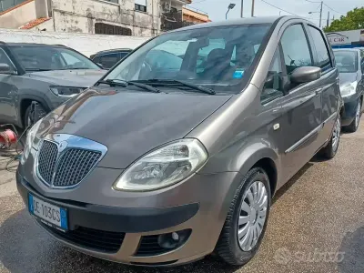Usata Lancia Musa 77 CV (56 kW) 2007 Marrone Monovolume