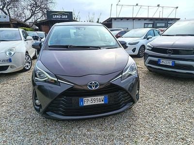 Usata Toyota Yaris Hybrid Trend 73 CV (53 kW) 2018 Grigio Berlina