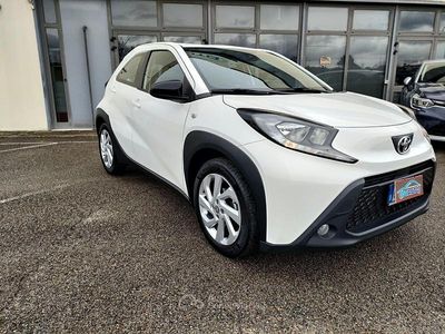 Usata Toyota Aygo X Active 72 CV (52 kW) 2022 Bianco SUV