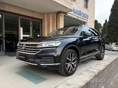 Usata VW Touareg Elegance 231 CV (169 kW) 2022 Blu SUV