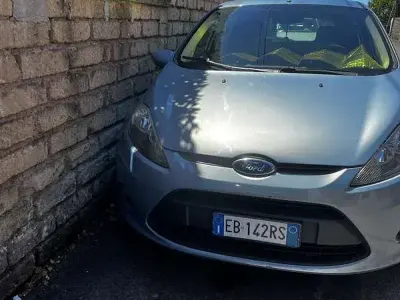 Usata Ford Fiesta Trend 60 CV (44 kW) 2010 Berlina