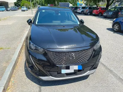 Usata Peugeot 2008 99 CV (72 kW) 2021 Nero SUV