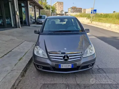Occasion Mercedes A180 Premium 109 ch (80 kW) 2011 Gris Berline