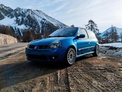 Usata Renault Clio R.S. R.S. 179 CV (131 kW) 2005 Blu Utilitaria
