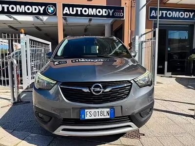 Usata Opel Crossland X Innovation 102 CV (75 kW) 2018 Grigio SUV