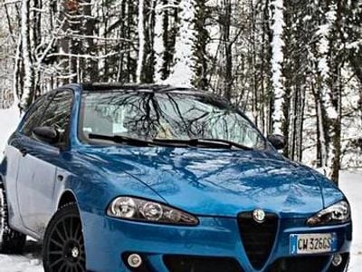 Usata Alfa Romeo 147 150 CV (110 kW) 2005 Blu Utilitaria