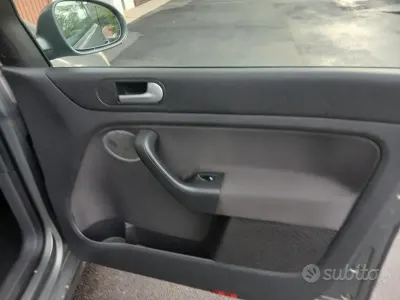 Usata VW Golf Plus Cross 60 CV (44 kW) 2006 Grigio Monovolume