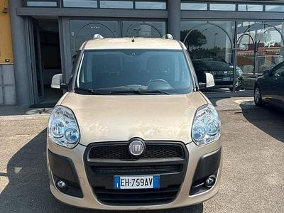 Usata Fiat Doblò Emotion 120 CV (88 kW) 2011 Grigio Monovolume