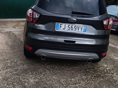 Usata Ford Kuga 150 CV (110 kW) 2017 Grigio SUV