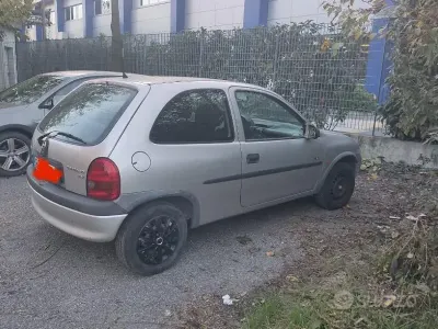 Usata Opel Corsa 58 CV (42 kW) 2000 Grigio Berlina