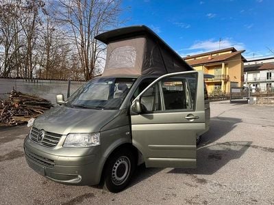 Begagnad VW Multivan Highline 174 HK (127 kW) 2007 Grön Minibuss