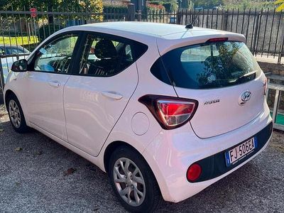 Usata Hyundai i10 66 CV (48 kW) 2017 Bianco Utilitaria