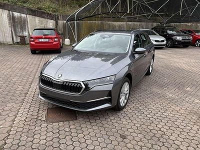 Nuova Skoda Octavia Executive 116 CV (85 kW) 2025 Grigio grafite metallizzato Station wagon