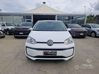 Begagnad VW up! Move 65 HK (47 kW) 2022 Vit Halvkombi