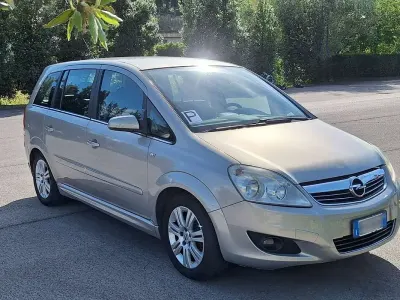Usata Opel Zafira Cosmo 150 CV (110 kW) 2008 Monovolume