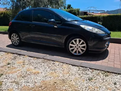 Usata Peugeot 207 109 CV (80 kW) 2007 Nero Berlina