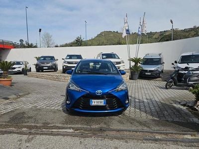 Usata Toyota Yaris Hybrid Trend 73 CV (53 kW) 2018 Blu Berlina