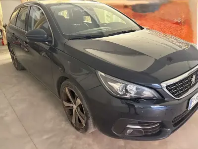 Usata Peugeot 308 SW Allure 131 CV (96 kW) 2019 Station wagon