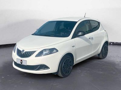 Usata Lancia Ypsilon Silver 69 CV (50 kW) 2023 Bianco Utilitaria