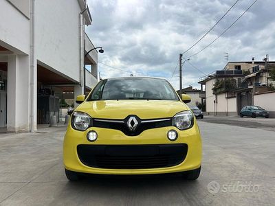Usata Renault Twingo SE 70 CV (51 kW) 2015 Giallo Utilitaria