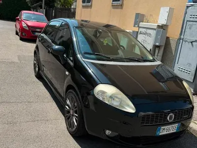 Usata Fiat Grande Punto 95 CV (69 kW) 2007 Nero Utilitaria
