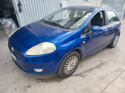 Usata Fiat Punto Dynamic 69 CV (50 kW) 2006 Blu Utilitaria