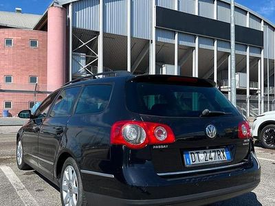 Usata VW Passat 140 CV (102 kW) 2009 Nero Station wagon