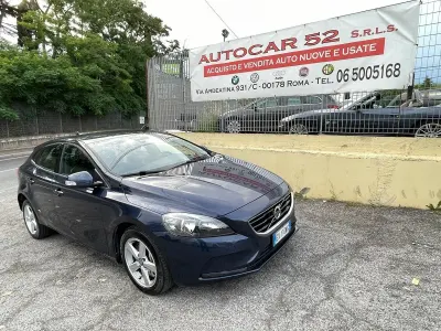Usata Volvo V40 150 CV (110 kW) 2015 Blu Station wagon