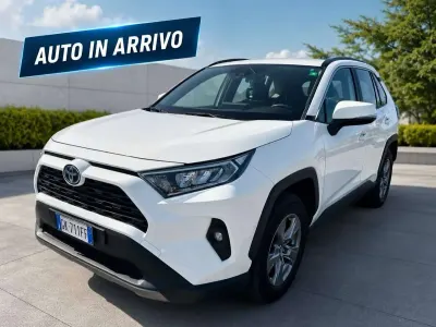 Usata Toyota RAV4 Hybrid Active 178 CV (130 kW) 2022 Bianco SUV