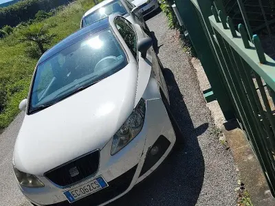 Usata Seat Ibiza 105 CV (77 kW) 2010 Bianco Utilitaria
