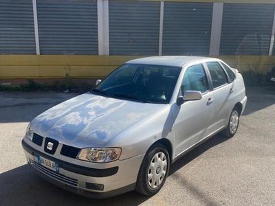 Grigio Usata 2000 Seat Cordoba Berlina | 1500 €