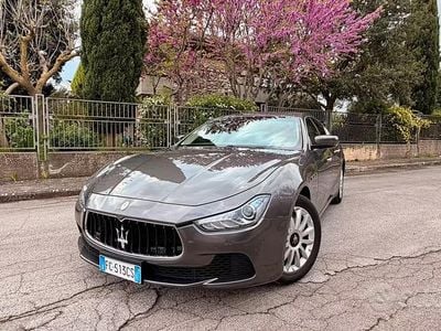 Begagnad Maserati Ghibli 250 HK (183 kW) 2015 Beige Sedan