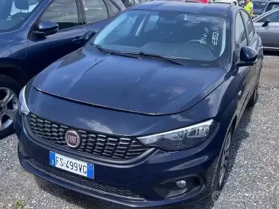 Usata Fiat Tipo Easy 120 CV (88 kW) 2018 Bluazzurro Berlina