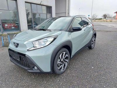 Nuova Toyota Aygo X Trend 72 CV (52 kW) 2025 Verde SUV