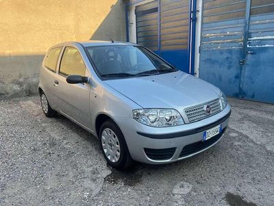 Usata Fiat Punto Active 60 CV (44 kW) 2010 Argento Utilitaria
